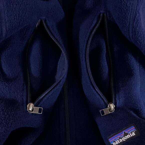 Patagonia Synchilla Mens Size Medium Navy Blue Fleece Vest Cognizant Embroidered - Picture 6 of 11
